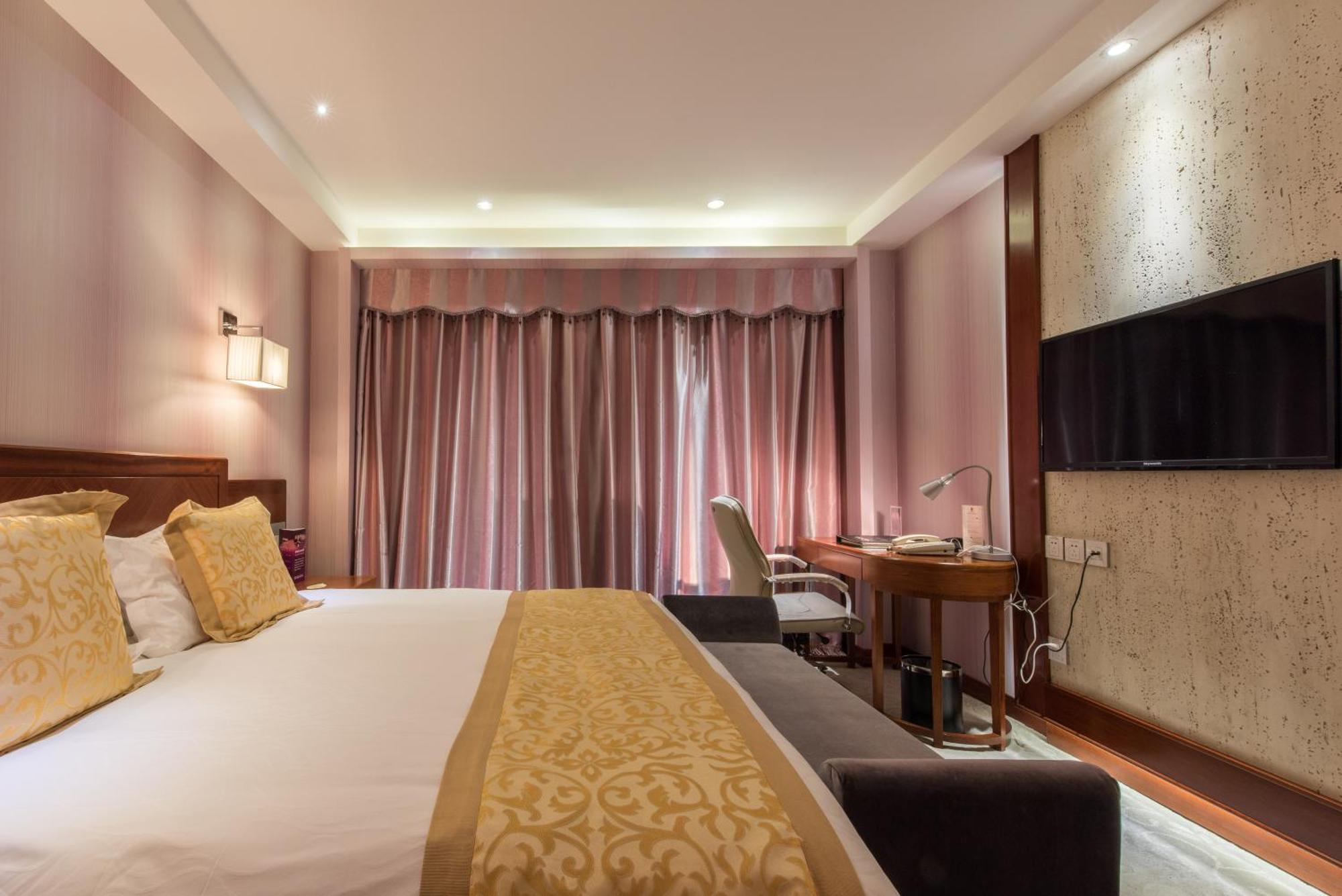 Hotel Ya'ao International 4*