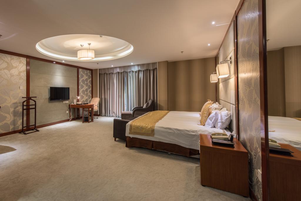 Hotel Ya'ao International 4*