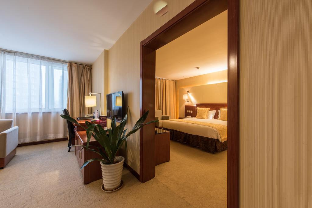 Hotel Ya'ao International 4*