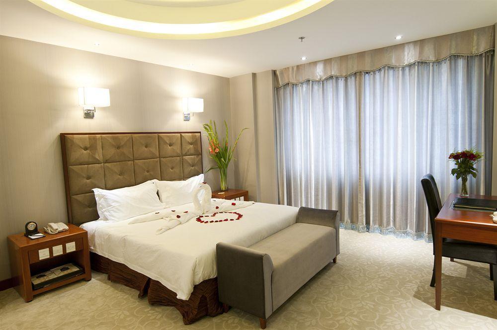 Ya'ao International 4*